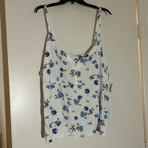 NWT Floral Tank